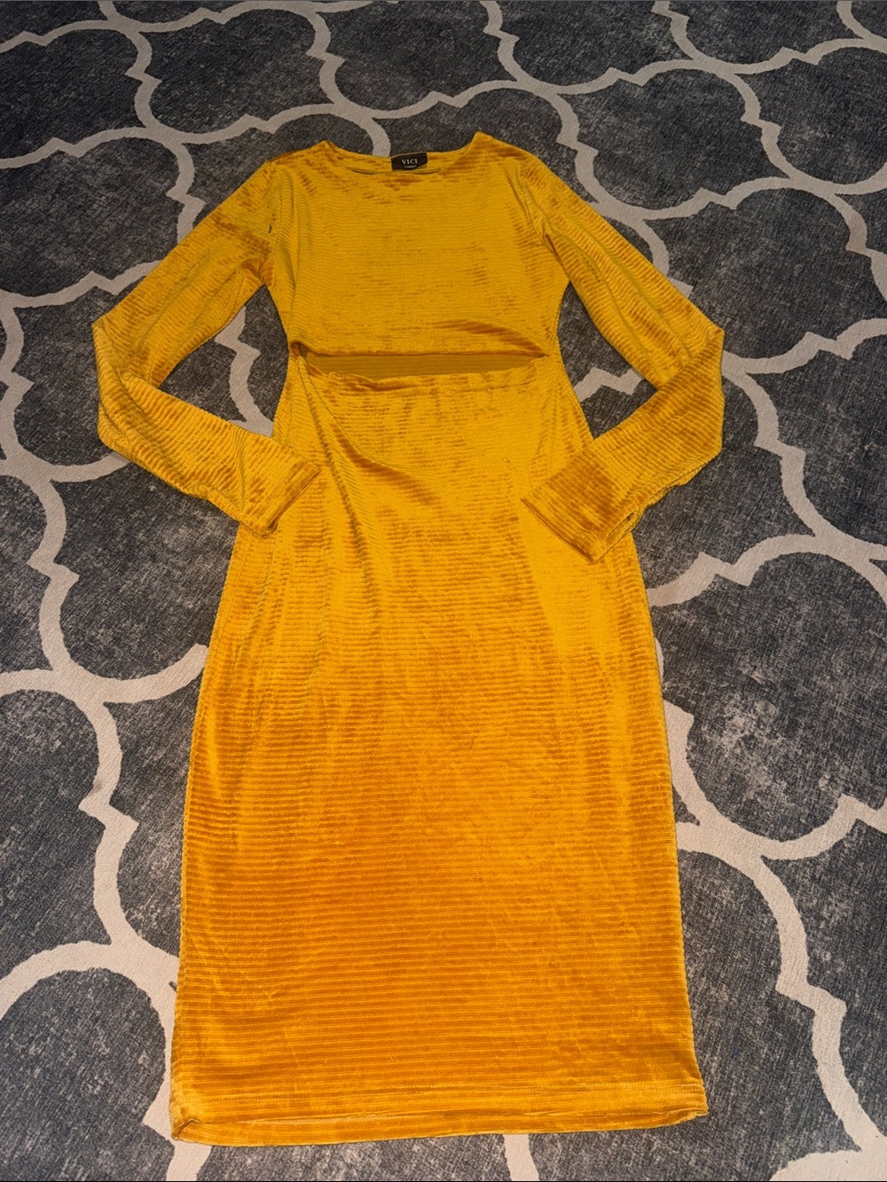 Vici mustard yellow middle cutout Dress medium